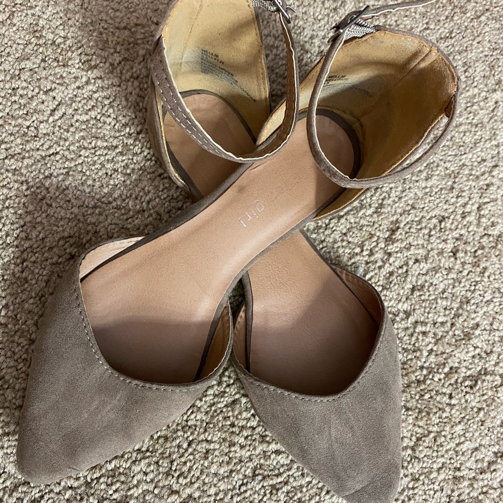 🤎 madden girl flats w ankle strap 🤎